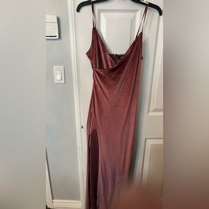 Velvet dress in beautiful mauve tone